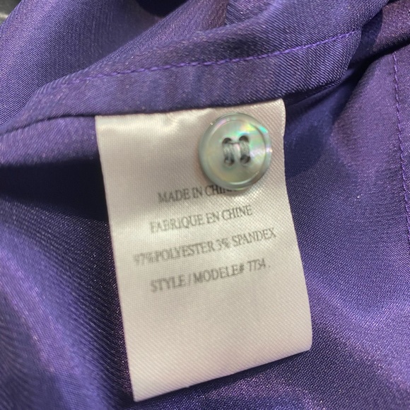 Silky Button Down Blouse Sz M - Picture 8 of 10